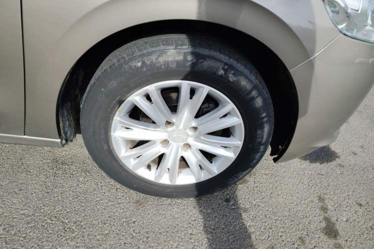 Used Peugeot 301 2016 1.6L Manual Comfort Edition Right Front Wheel Hub