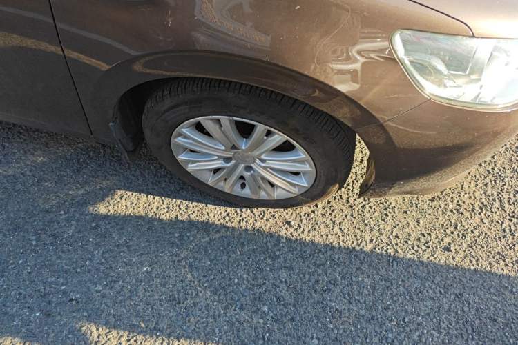 Used Peugeot 301 2016 1.6L Automatic Comfort Edition Right Front Wheel Hub