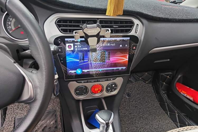 Used Peugeot 301 2016 1.6L Automatic Luxury Edition Audio And AC Panel