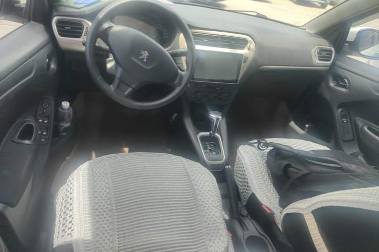 Used Peugeot 301 2016 1.6L Automatic Comfort Edition Center Console