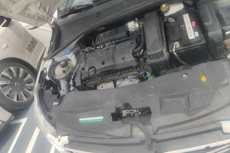 Used Peugeot 301 2016 1.6L Automatic Comfort Edition Engine Bay Right