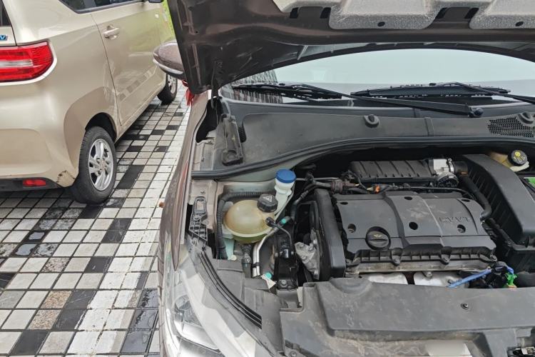 Used Peugeot 301 2016 1.6L Automatic Luxury Edition Engine Bay Right