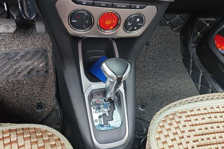 Used Peugeot 301 2016 1.6L Automatic Luxury Edition Gear Lever