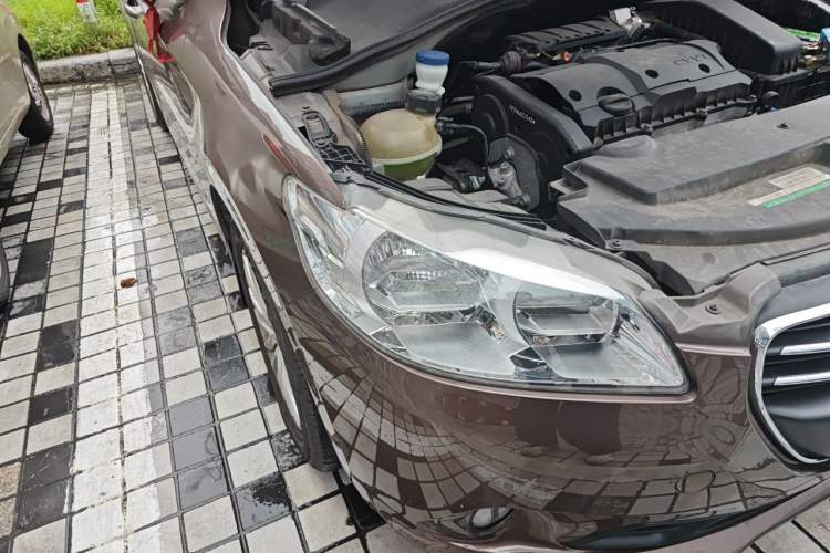 Used Peugeot 301 2016 1.6L Automatic Luxury Edition Right Front Headlight