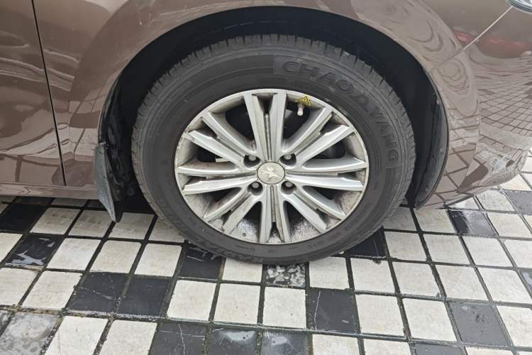 Used Peugeot 301 2016 1.6L Automatic Luxury Edition Right Front Wheel Hub