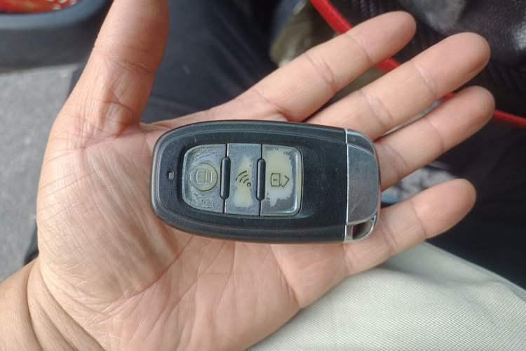 Used Peugeot 301 2016 1.6L Manual Comfort Edition Vehicle Key