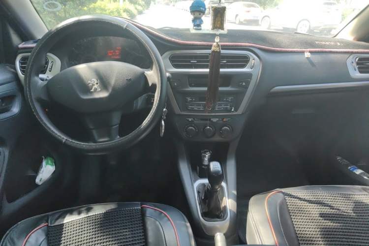 Used Peugeot 301 2016 1.6L Manual Comfort Edition Center Console