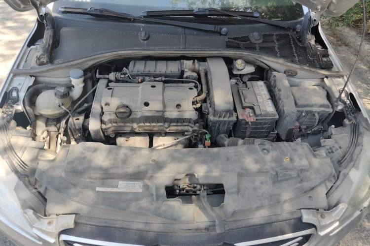 Used Peugeot 301 2016 1.6L Manual Comfort Edition Engine Bay