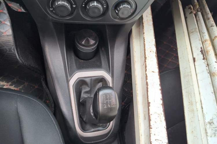 Used Peugeot 301 2016 1.6L Manual Comfort Edition Gear Lever