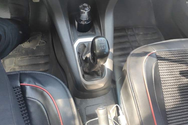 Used Peugeot 301 2016 1.6L Manual Comfort Edition Gear Lever