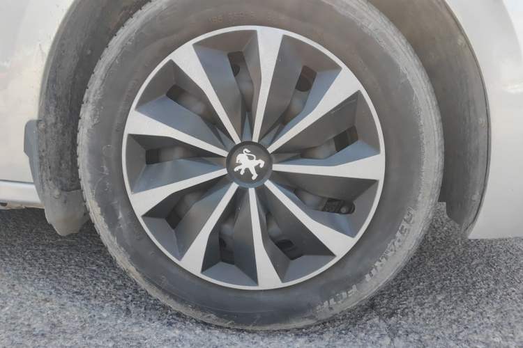 Used Peugeot 301 2016 1.6L Manual Comfort Edition Right Front Wheel Hub