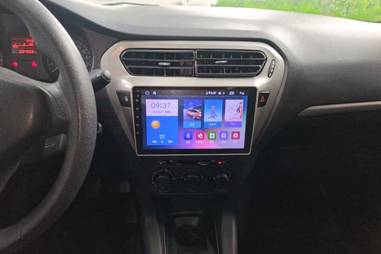 Used Peugeot 301 2016 1.6L Manual Comfort Edition Audio And AC Panel