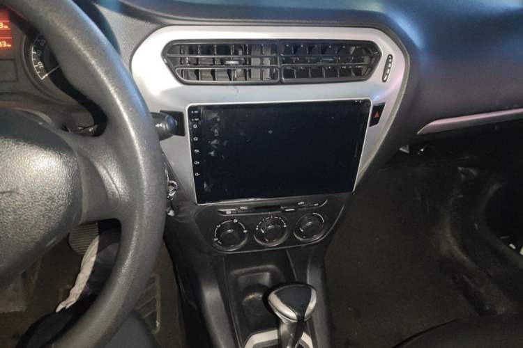 Used Peugeot 301 2016 1.6L Automatic Comfort Edition Audio And AC Panel