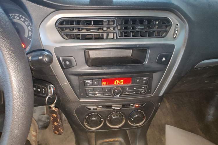 Used Peugeot 301 2016 1.6L Manual Comfort Edition Audio And AC Panel