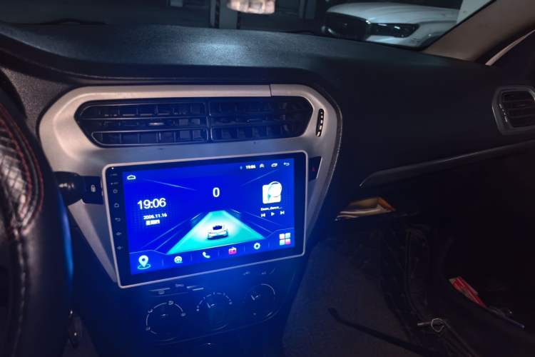 Used Peugeot 301 2016 1.6L Automatic Comfort Edition Audio And AC Panel