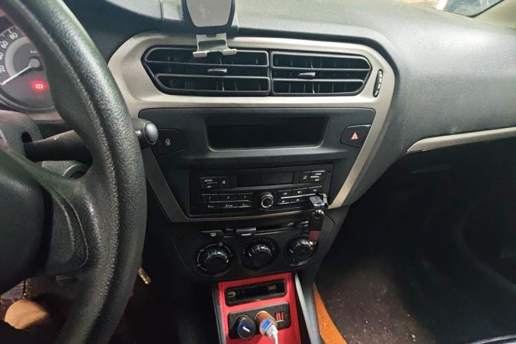 Used Peugeot 301 2016 1.6L Manual Comfort Edition Audio And AC Panel