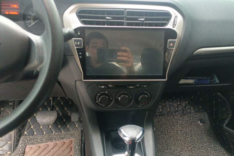 Used Peugeot 301 2016 1.6L Automatic Comfort Edition Audio And AC Panel