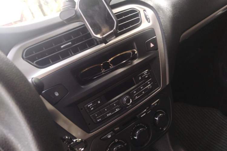 Used Peugeot 301 2016 1.6L Automatic Comfort Edition Audio And AC Panel