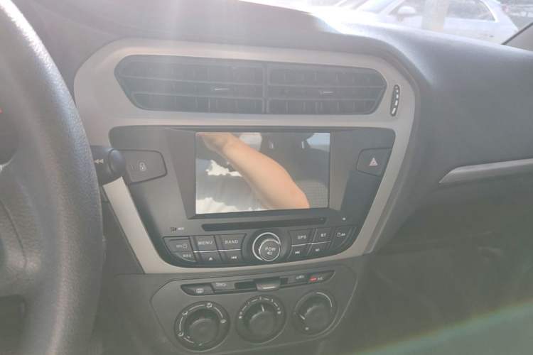 Used Peugeot 301 2016 1.6L Automatic Comfort Edition Audio And AC Panel