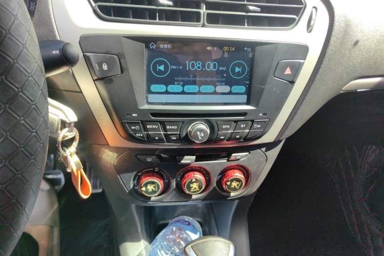 Used Peugeot 301 2016 1.6L Automatic Comfort Edition Audio And AC Panel