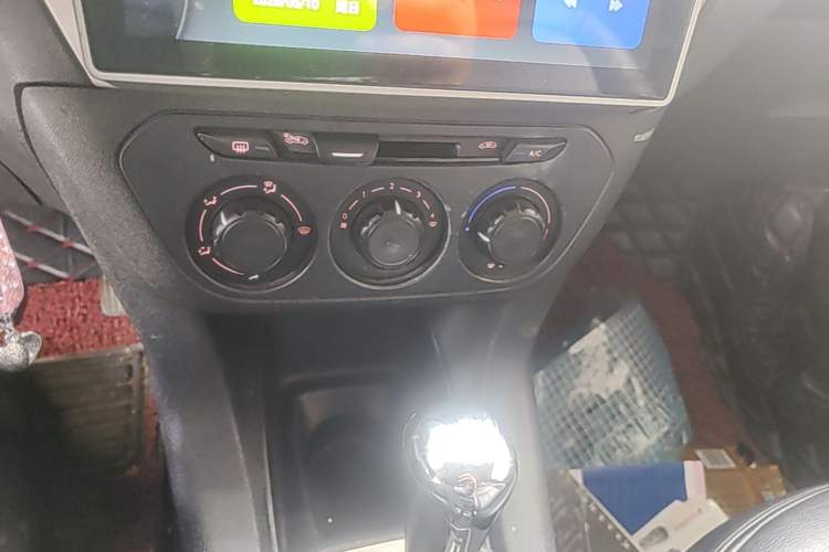 Used Peugeot 301 2016 1.6L Automatic Comfort Edition Audio And AC Panel