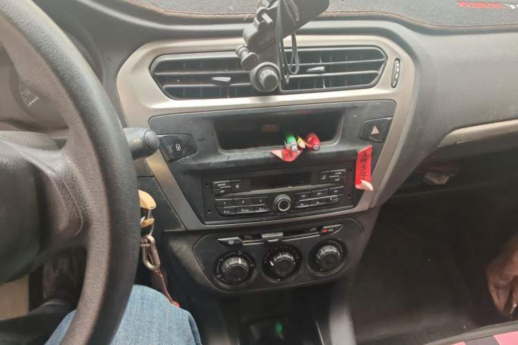 Used Peugeot 301 2016 1.6L Manual Comfort Edition Audio And AC Panel