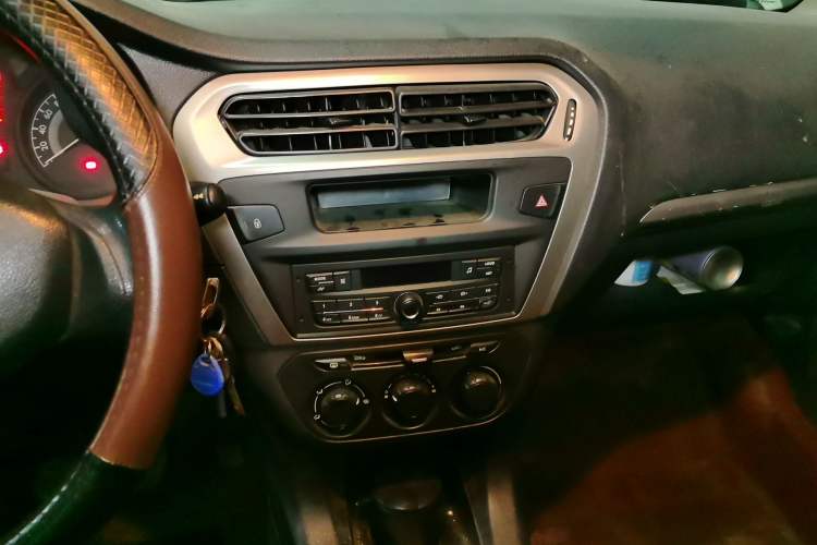 Used Peugeot 301 2016 1.6L Manual Comfort Edition Audio And AC Panel