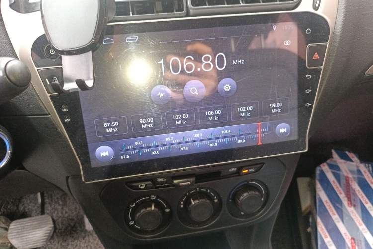 Used Peugeot 301 2016 1.6L Automatic Comfort Edition Audio And AC Panel