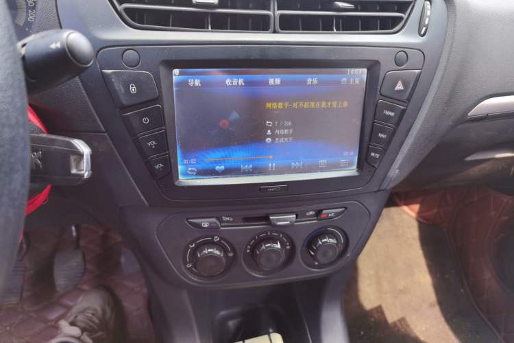 Used Peugeot 301 2016 1.6L Manual Comfort Edition Audio And AC Panel