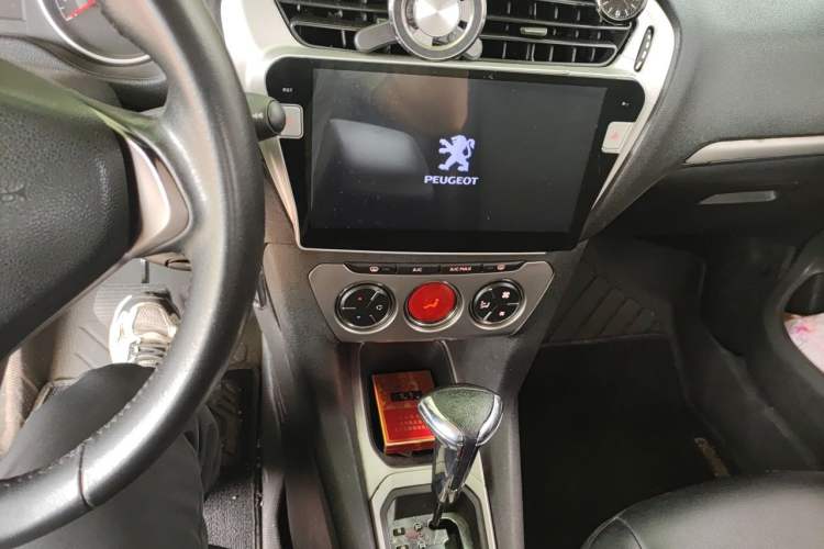 Used Peugeot 301 2016 1.6L Automatic Luxury Edition Audio And AC Panel