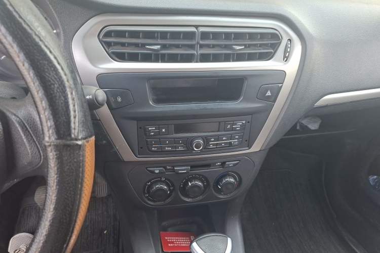 Used Peugeot 301 2016 1.6L Automatic Comfort Edition Audio And AC Panel