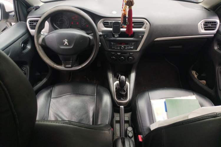 Used Peugeot 301 2016 1.6L Manual Comfort Edition Center Console