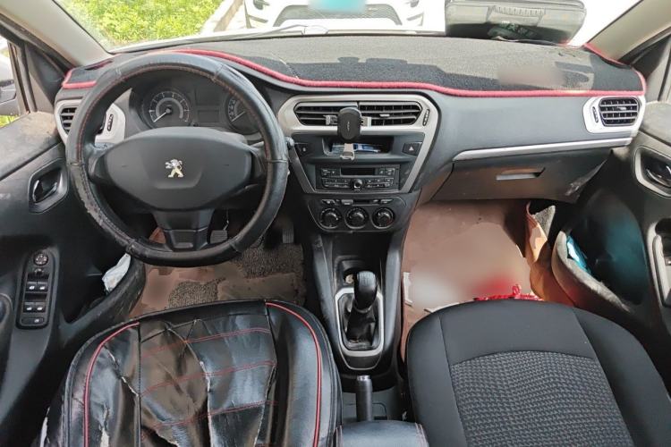 Used Peugeot 301 2016 1.6L Manual Comfort Edition Center Console
