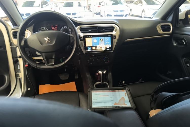 Used Peugeot 301 2016 1.6L Automatic Comfort Edition Center Console