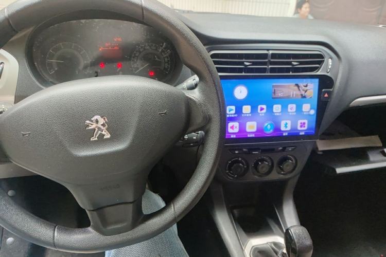 Used Peugeot 301 2016 1.6L Manual Comfort Edition Center Console