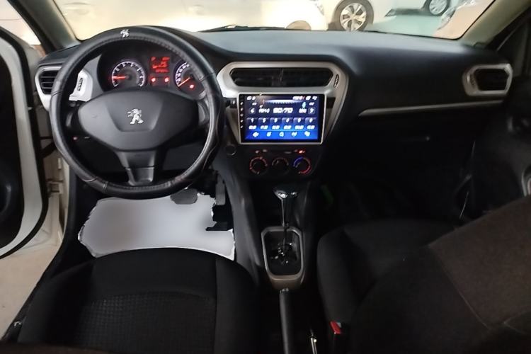 Used Peugeot 301 2016 1.6L Automatic Comfort Edition Center Console