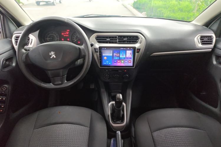 Used Peugeot 301 2016 1.6L Manual Comfort Edition Center Console