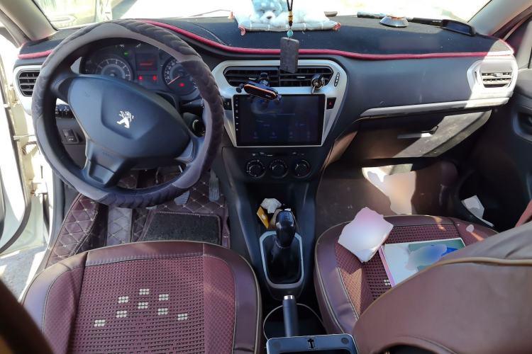 Used Peugeot 301 2016 1.6L Manual Comfort Edition Center Console