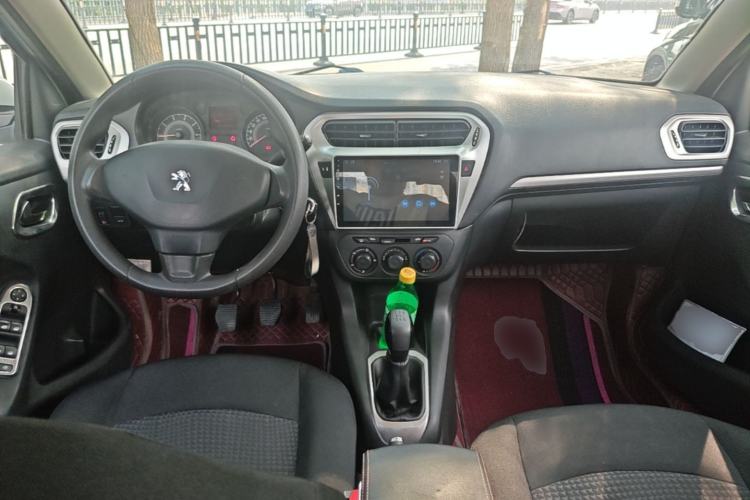 Used Peugeot 301 2016 1.6L Manual Comfort Edition Center Console