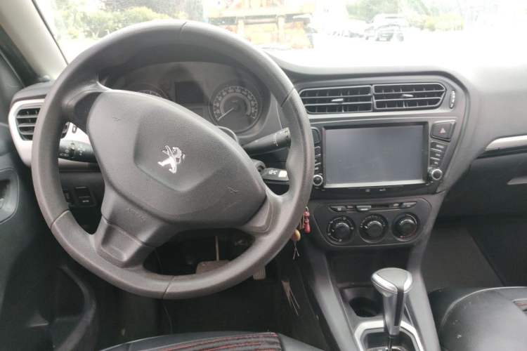 Used Peugeot 301 2016 1.6L Automatic Comfort Edition Center Console
