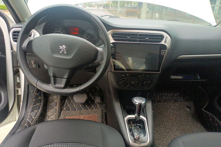 Used Peugeot 301 2016 1.6L Automatic Comfort Edition Center Console