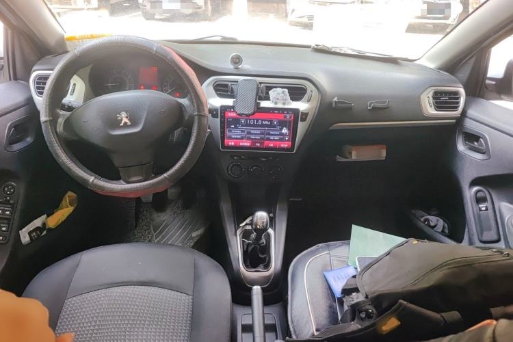 Used Peugeot 301 2016 1.6L Manual Comfort Edition Center Console