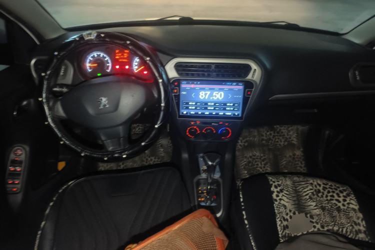Used Peugeot 301 2016 1.6L Automatic Comfort Edition Center Console