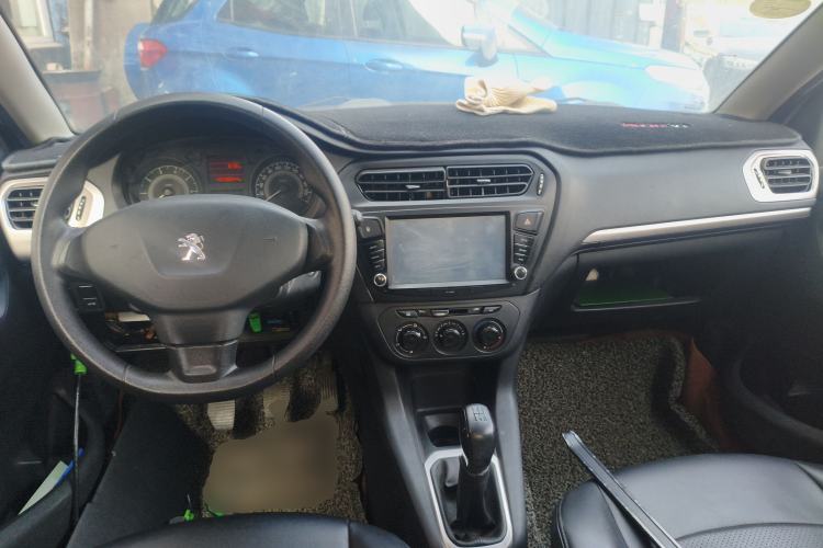 Used Peugeot 301 2016 1.6L Manual Comfort Edition Center Console