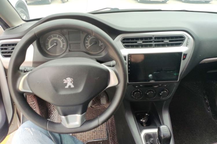 Used Peugeot 301 2016 1.6L Manual Comfort Edition Center Console