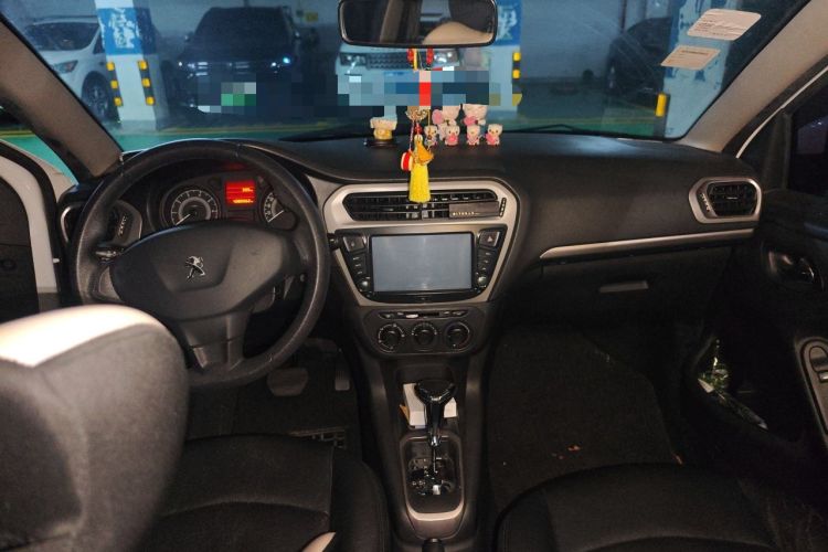 Used Peugeot 301 2016 1.6L Automatic Comfort Edition Center Console