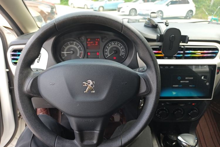 Used Peugeot 301 2016 1.6L Automatic Comfort Edition Center Console