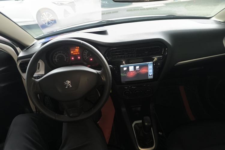Used Peugeot 301 2016 1.6L Manual Comfort Edition Center Console
