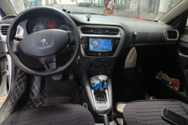 Used Peugeot 301 2016 1.6L Automatic Comfort Edition Center Console