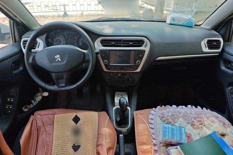 Used Peugeot 301 2016 1.6L Manual Comfort Edition Center Console